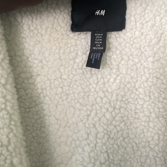 Fur Padded Denim jacket, brand new from H&M never worn - Picture 3 of 3